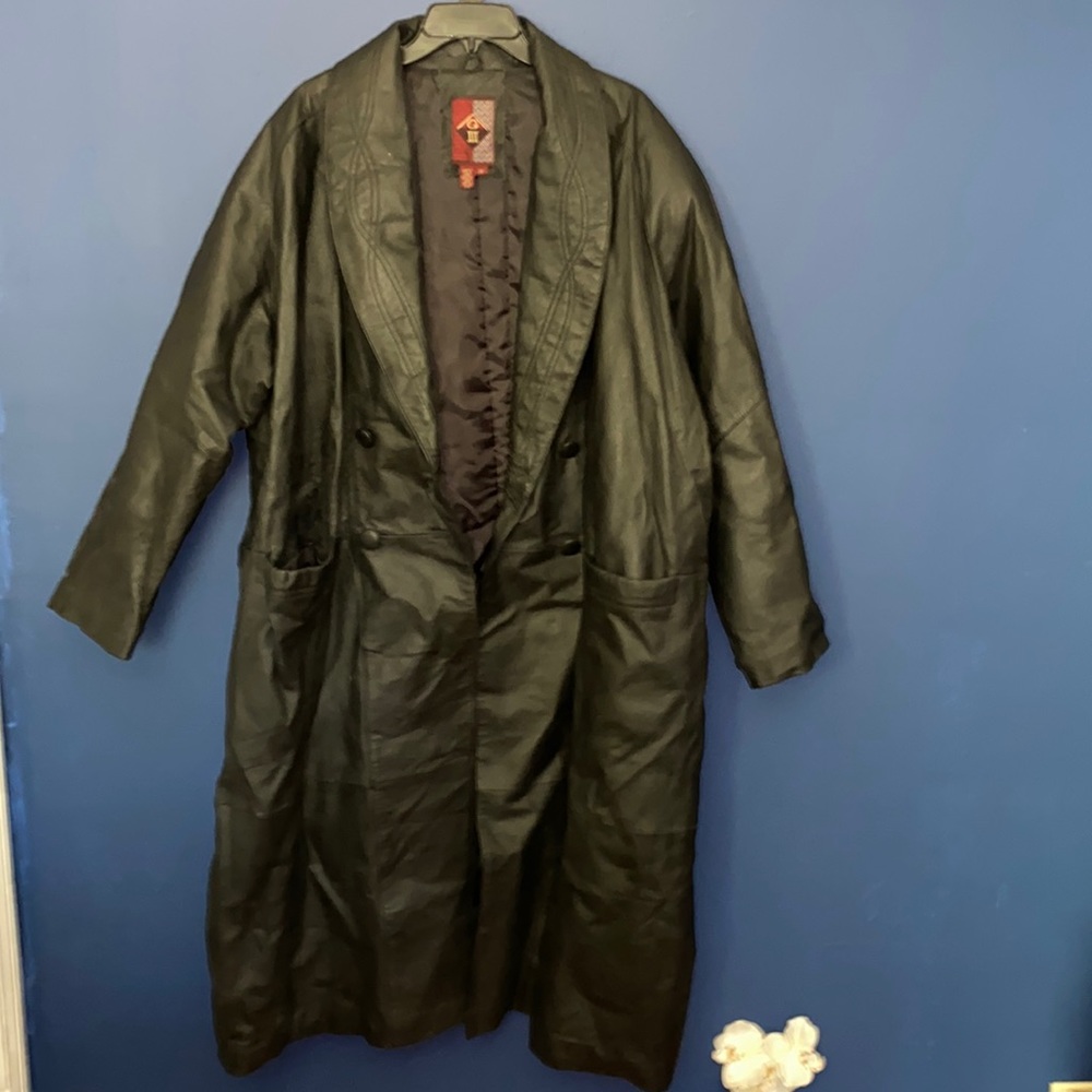 G lll - Long Black 100% Leather Jacket - Size 3x -